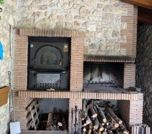 Beautiful 2-storey villa in Todi (room for 18)