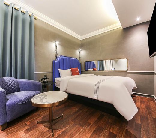 Lerocherrouge Hotel