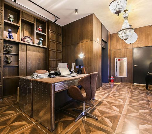 Lerocherrouge Hotel