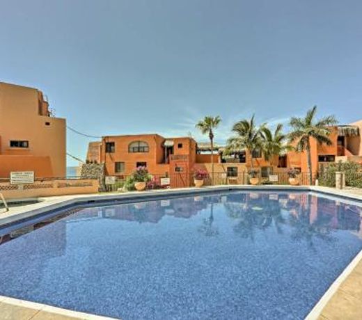 Cabo Condo with Balcony, Ocean Views and Resort Perks!