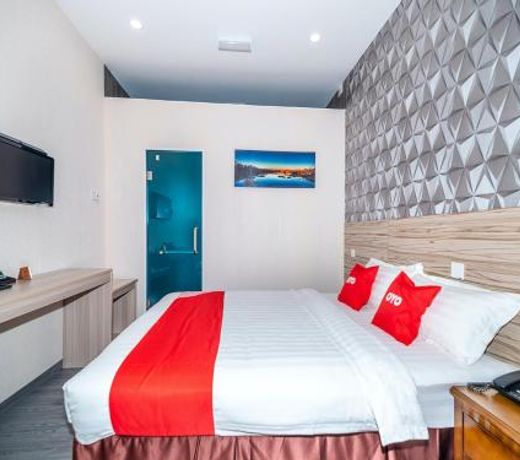 OYO 90147 Hilltop Hotel