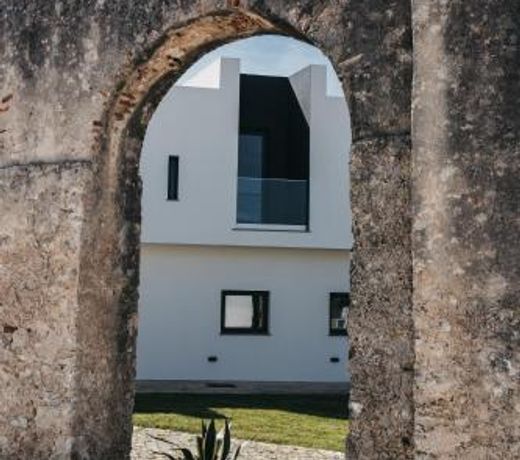 Obidos Aquae Ductus Suites