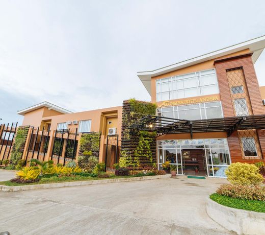 RedDoorz Premium near Health Centrum Banica