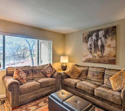 The Painted Pony Condo with Pool and Gym Access