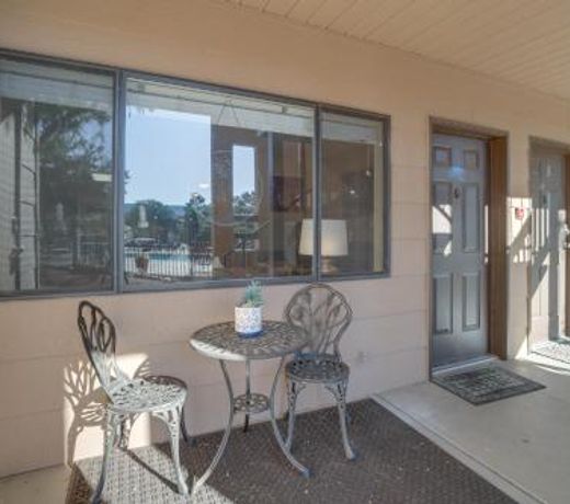 The Painted Pony Condo with Pool and Gym Access