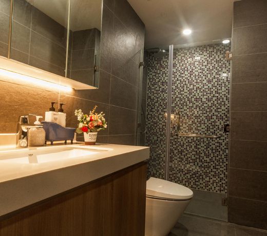 Republic Suites Saigon Airport