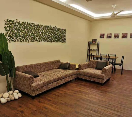 Batu Pahat Swimming Pool Homestay