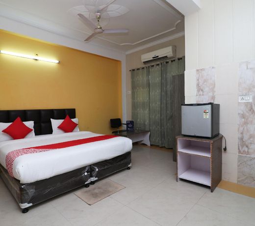 OYO 29997 Hotel Central
