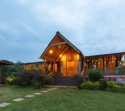 LoveNest Loghouse by Vista Rooms