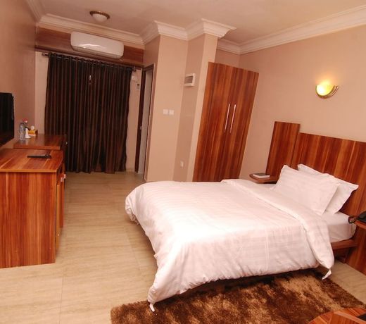 Fisher Suites & Apartments