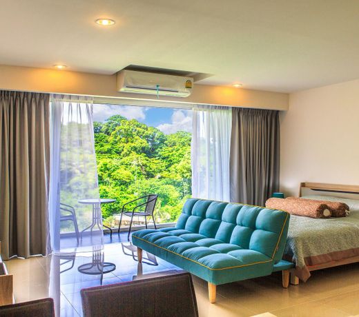 CHIC CONDO**TOP FLOOR**KARON BEACH NEPHRITE