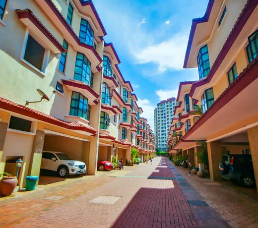 Designer Home | Straits Quay #4-6Pax