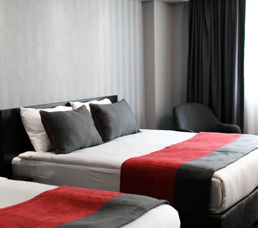 METHISHOTEL