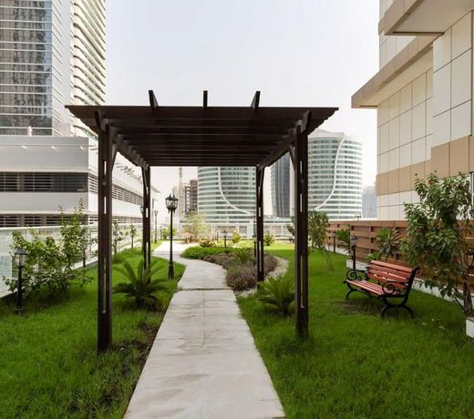 Minimalistic Apt With Pool Near Burj Khalifa