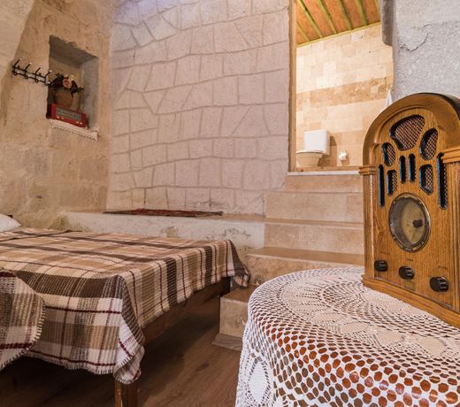 Atillas Caves House Trible Room With Balcony ROOM5