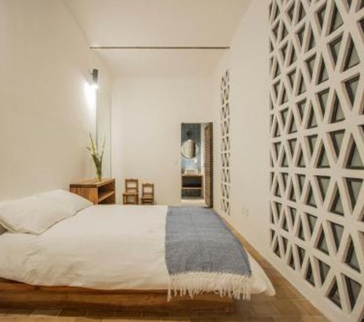 Hotel Sin Nombre