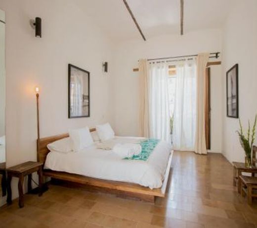 Hotel Sin Nombre