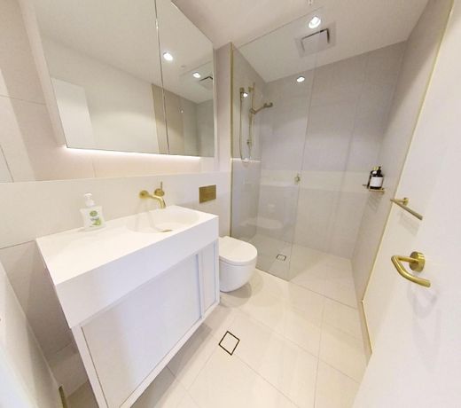 Macquarie Park 2beds 2 bath  400m to station