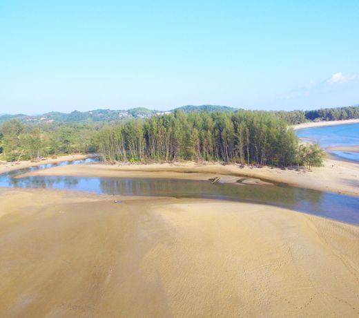 New Spacious Apartment Near Beach
