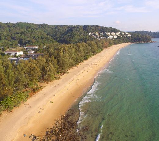 New Spacious Apartment Near Beach
