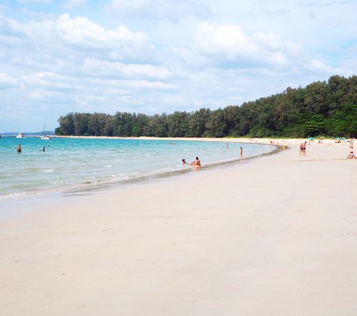 New Spacious Apartment Near Beach