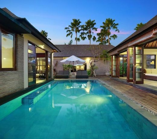 5 Bedroom Luxury Presidential Pool Villa Breakfast