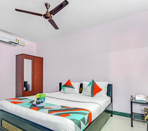 FabExpress SS Luxury Apartment