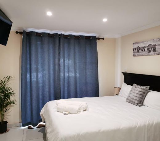 33 On Edwin Self Catering Accommodation Unit 2