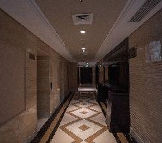 Spacious Apartment near Burj Khalifa with Pool