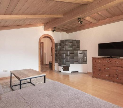 Flo's Apartment