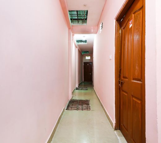 SPOT ON 63791 Hotel Abhinandan