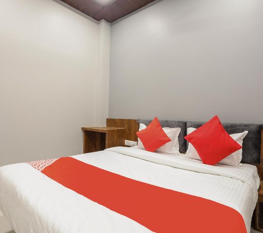 OYO 48179 Hotel Shankar