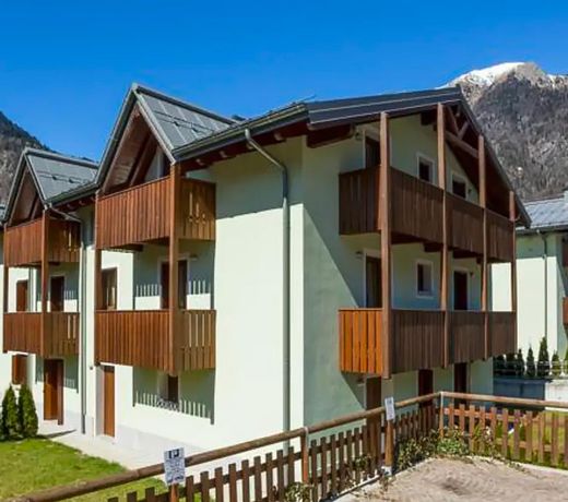 Beautiful 4 Guests Condo with Sauna. Free Parking