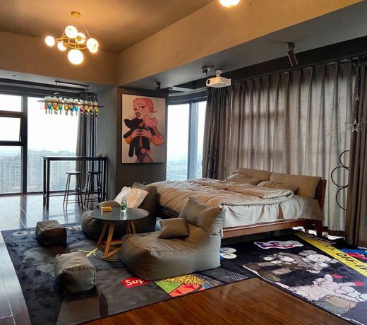 full floor window / kaws  / 100 inch large screen