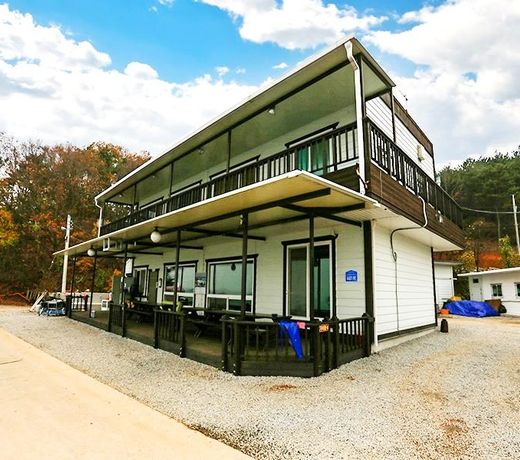 Taean (Anmyeondo) SsingSsing Pension