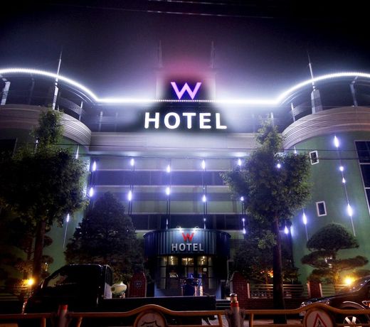 Yeongju Hotel W