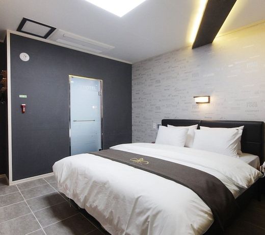 Gwangju Chungjangro Gold Brown Hotel