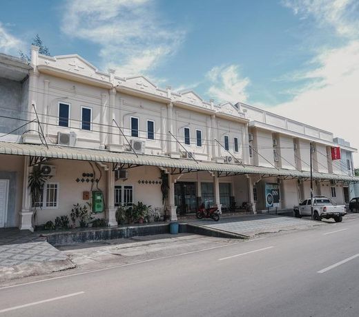 RedDoorz Syariah near Suzuya Mall Banda Aceh
