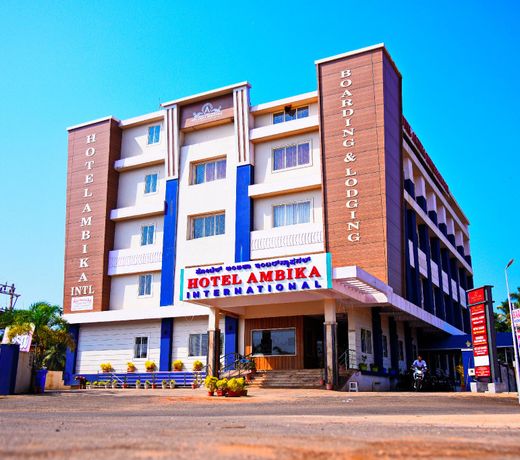 Hotel Ambika International Byndoor