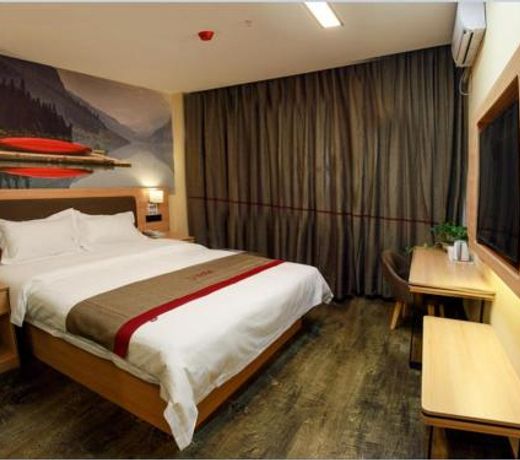 Thank Inn Plus Hotel Henan Luoyang Longmen High-speed Railway Station Luolong University City