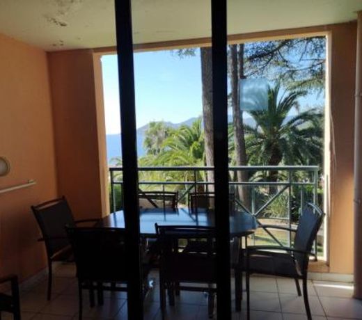 Duplex vue mer spendide, terrasse piscine jardins parking