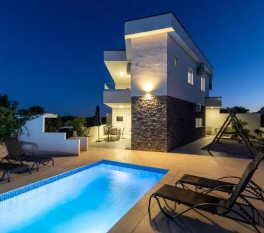 Villa White Jasmin