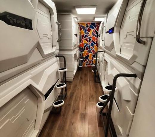 Capsule space-x