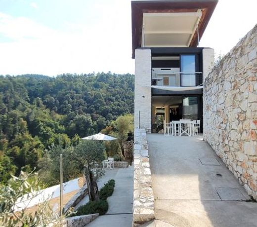 VILLETTA FARFALLINA "The unique property in the world with an openable roof"