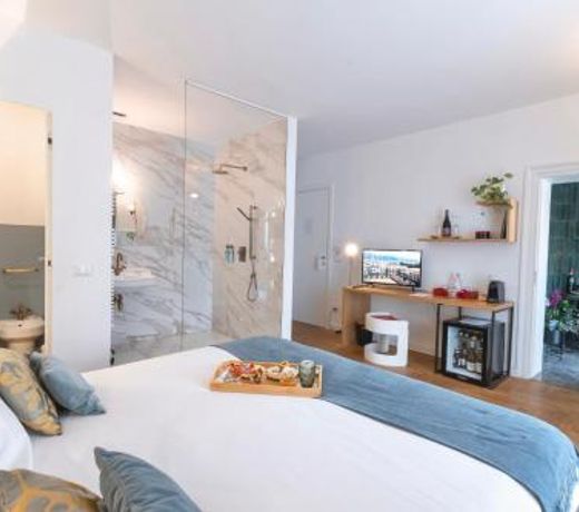 ArchÃ¨ Design Rooms and Suites