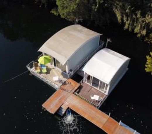 Floating House Embé Experience