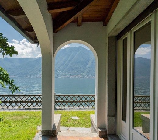 Sala Comacina Villas