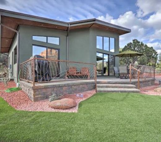 Chic Sedona Retreat about 2 Mi to Cathedral Rock Trail!