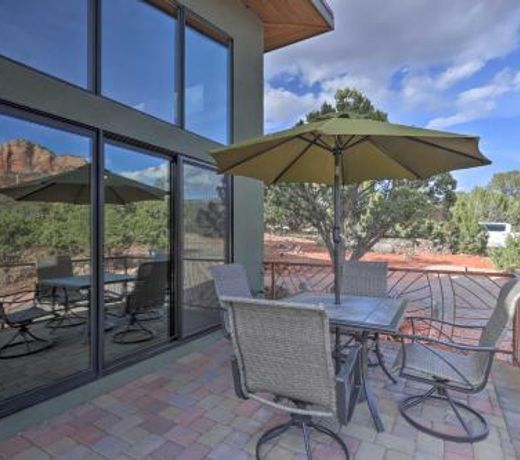Chic Sedona Retreat about 2 Mi to Cathedral Rock Trail!