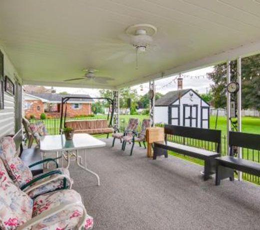 Cozy Parker House with Deck and Spacious Yard!